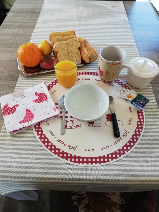 Du Coq A L'Ame Bed & Breakfast Naves  Exterior photo